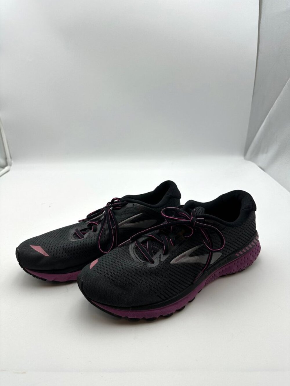 Brooks Adrenaline GTS 20 Womens Size 12 B Black Purple Running Shoes